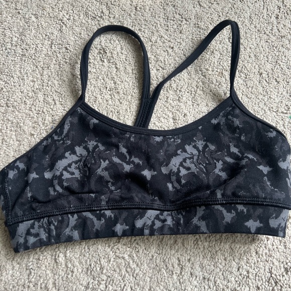 Lululemon flow Y bra nulu light support size 4 - Picture 1 of 2